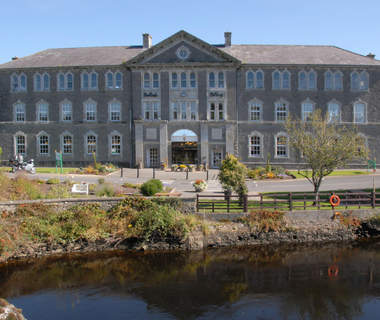 belleek pottery tour